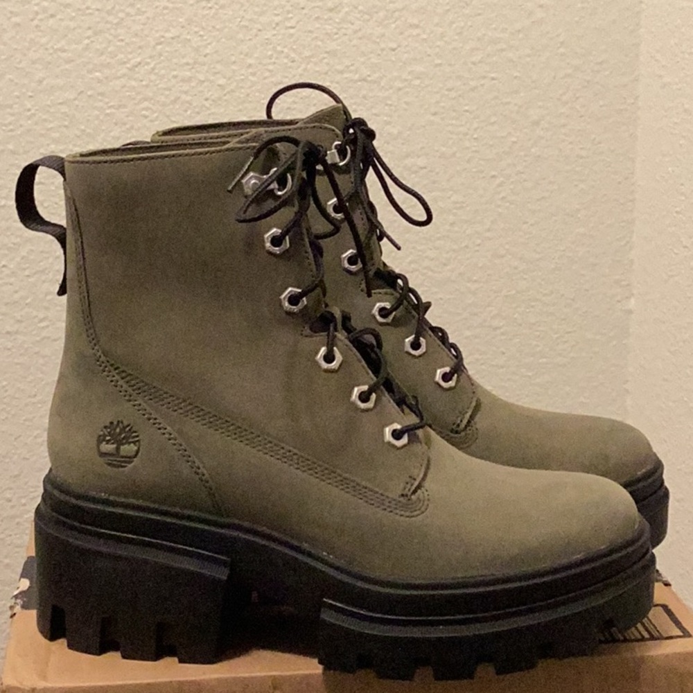 Timberland Women’s Everleigh Lace Up Boots - Picture 2 of 6